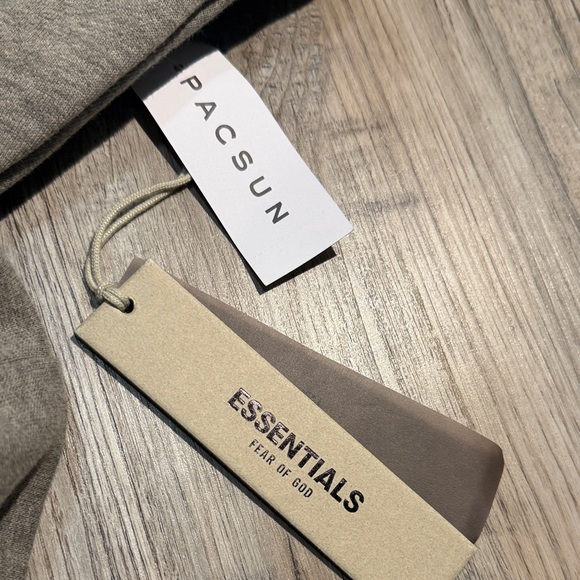 ESSENTIALS Sweatshirt - Picture 6 of 13